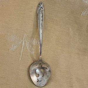 Vintage Meriden Silverplate Co. 1960 First Lady Sugar Sifter Spoon.